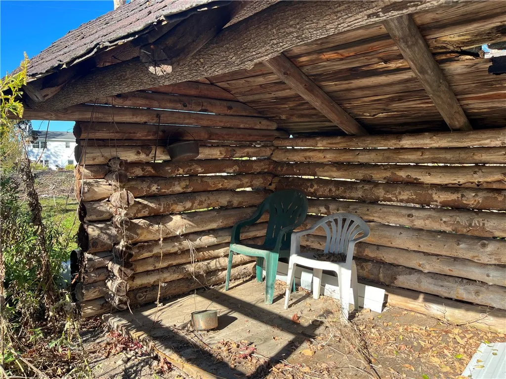 Very cool lean-to