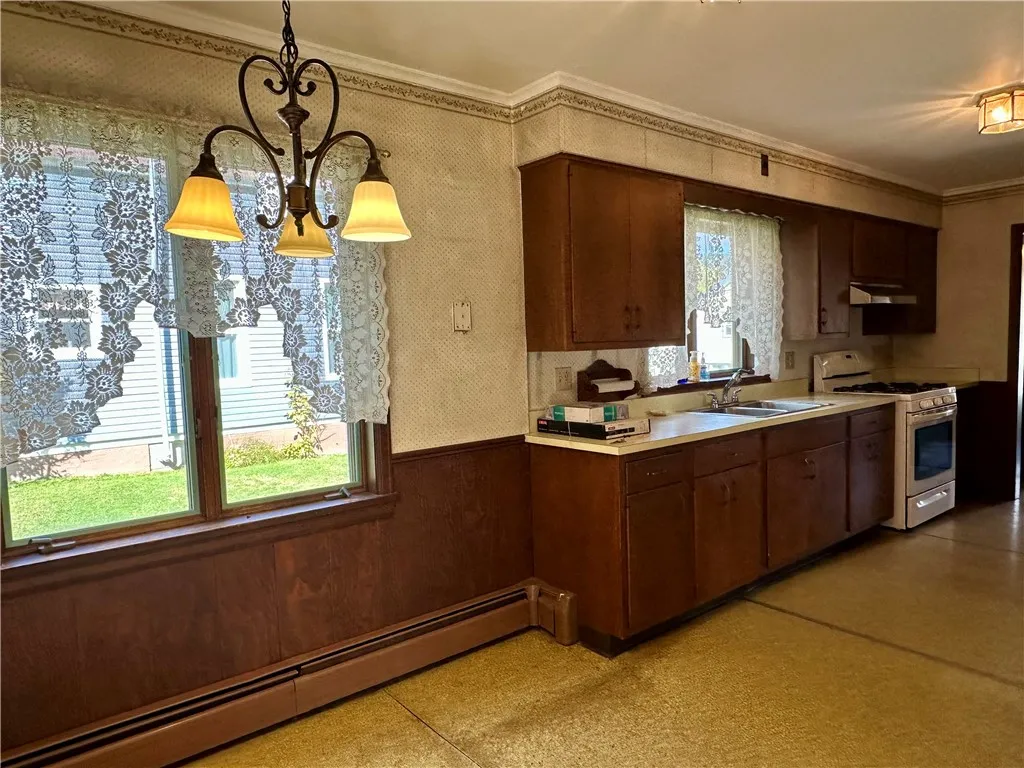 112 Clarence Street, Bradford City, Pennsylvania 1, Bradford City, Pennsylvania 16701, 5 Bedrooms Bedrooms, 9 Rooms Rooms,1 BathroomBathrooms,Residential,For Sale,112 Clarence Street, Bradford City, Pennsylvania 1,0,R1645154