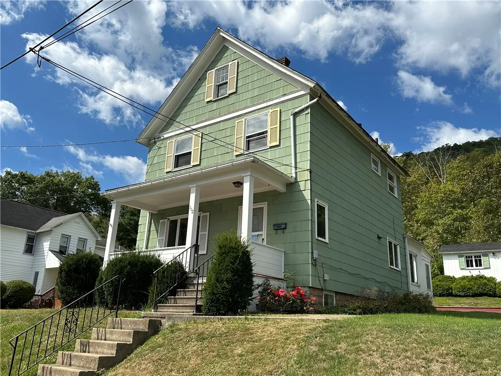 112 Clarence Street, Bradford City, Pennsylvania 1, Bradford City, Pennsylvania 16701, 5 Bedrooms Bedrooms, 9 Rooms Rooms,1 BathroomBathrooms,Residential,For Sale,112 Clarence Street, Bradford City, Pennsylvania 1,0,R1645154