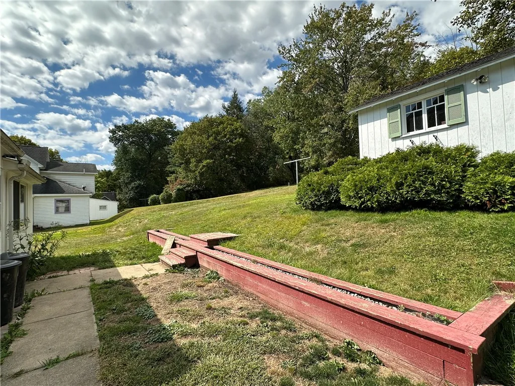 112 Clarence Street, Bradford City, Pennsylvania 1, Bradford City, Pennsylvania 16701, 5 Bedrooms Bedrooms, 9 Rooms Rooms,1 BathroomBathrooms,Residential,For Sale,112 Clarence Street, Bradford City, Pennsylvania 1,0,R1645154