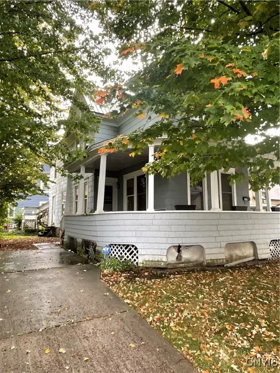 409 South Massey Street, Watertown City, New York, Watertown City, New York 13601, 2 Bedrooms Bedrooms, 5 Rooms Rooms,1 BathroomBathrooms,Residential Lease,For Rent,409 South Massey Street, Watertown City, New York ,0,S1642643
