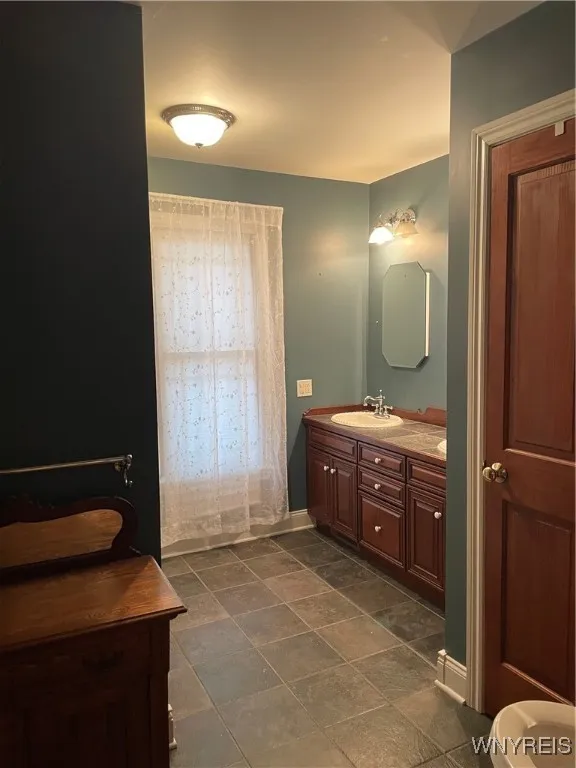 403 North Main Street, Holland, New York 14080, Holland, New York 14080, 6 Bedrooms Bedrooms, 16 Rooms Rooms,4 BathroomsBathrooms,Residential,For Sale,403 North Main Street, Holland, New York 14080,0,B1645143