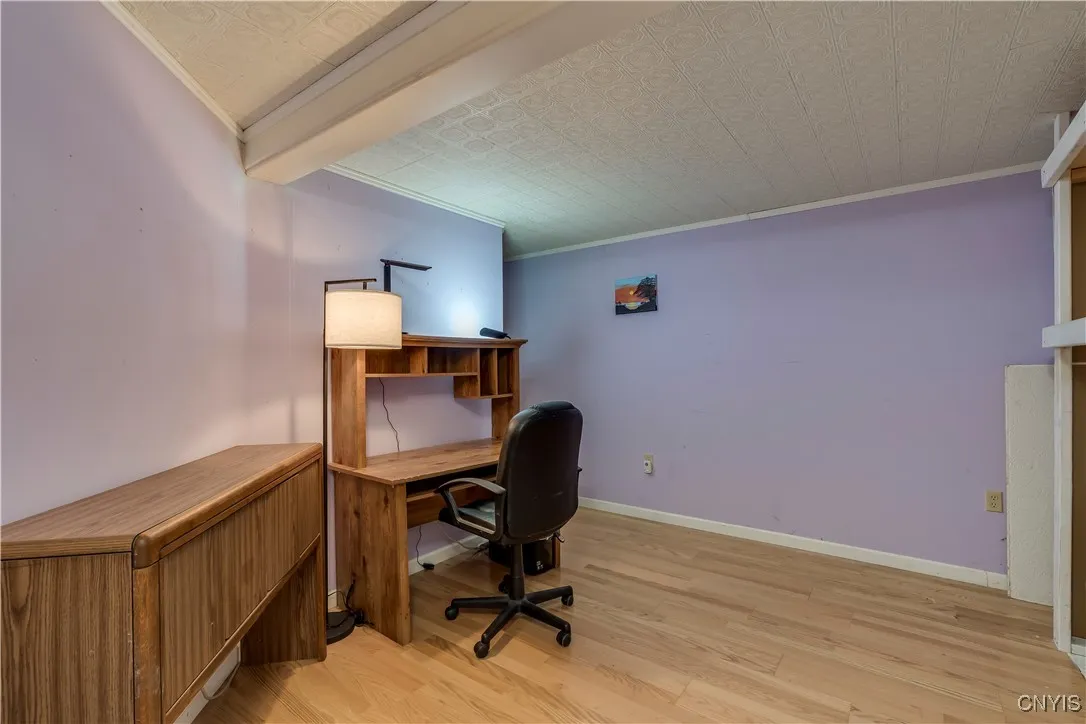 Lower level bonus room or 3rd bedroom