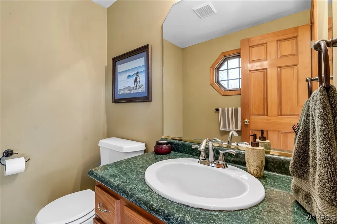 217 Dimatteo Drive, North Tonawanda, New York 1412, North Tonawanda, New York 14120, 3 Bedrooms Bedrooms, 7 Rooms Rooms,2 BathroomsBathrooms,Residential,For Sale,217 Dimatteo Drive, North Tonawanda, New York 1412,0,B1644059