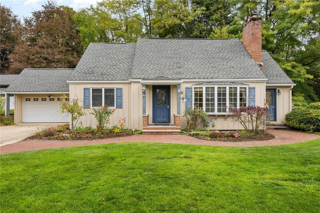 4 Sunset Drive, Lyons, New York 14489, Lyons, New York 14489, 3 Bedrooms Bedrooms, 9 Rooms Rooms,2 BathroomsBathrooms,Residential,Closed,4 Sunset Drive, Lyons, New York 14489,0,R1645089