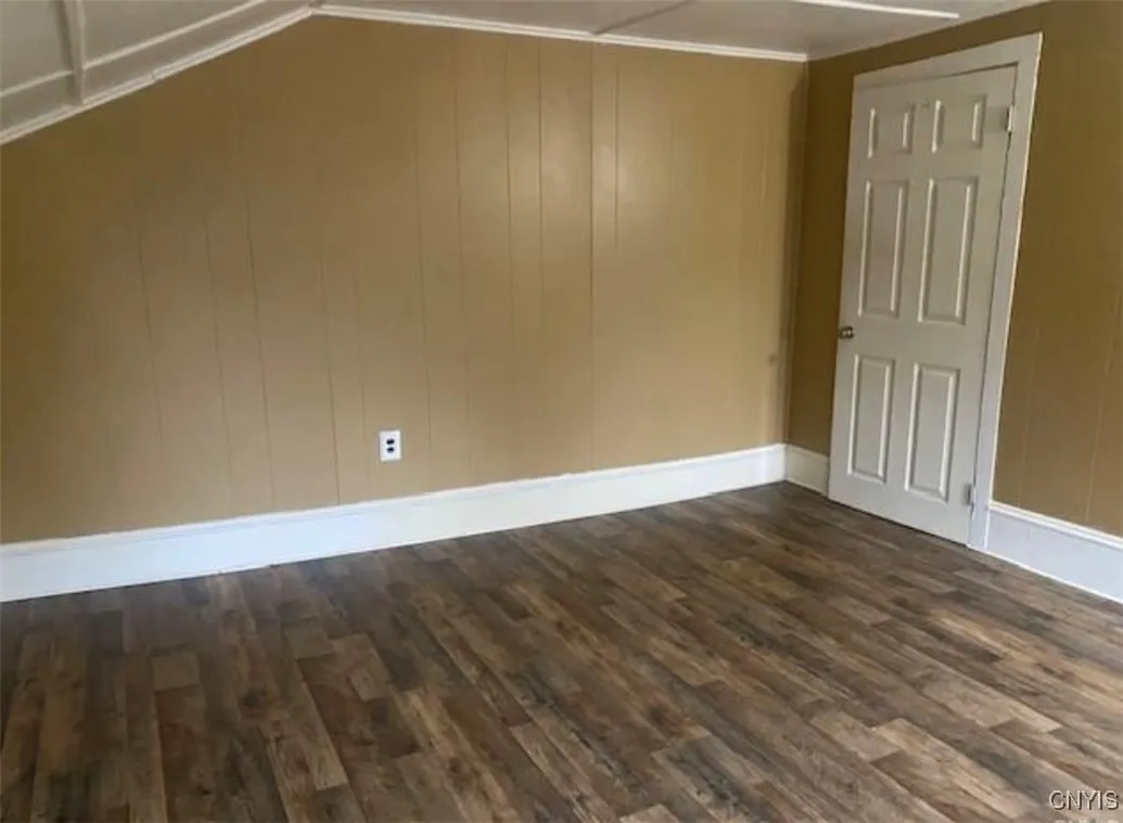 34 East 6th Street 1, Oswego, New York 13126, Oswego, New York 13126, 2 Bedrooms Bedrooms, 5 Rooms Rooms,1 BathroomBathrooms,Residential Lease,Closed,34 East 6th Street 1, Oswego, New York 13126,0,S1645245