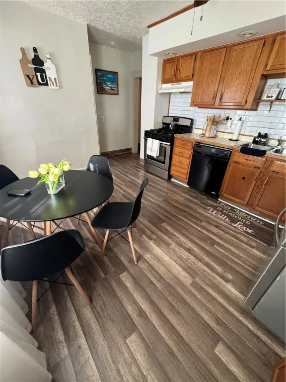 105 Pittsford Street, Rochester, New York 14615, Rochester, New York 14615, 2 Bedrooms Bedrooms, 4 Rooms Rooms,1 BathroomBathrooms,Residential Lease,For Rent,105 Pittsford Street, Rochester, New York 14615,0,R1643889