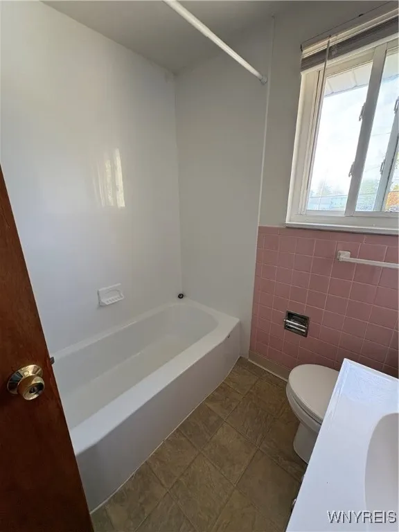 12 Alcona Avenue A, Amherst, New York 14226, Amherst, New York 14226, 2 Bedrooms Bedrooms, 4 Rooms Rooms,1 BathroomBathrooms,Residential Lease,For Rent,12 Alcona Avenue A, Amherst, New York 14226,0,B1645232 12 Alcona Avenue A, Amherst, New York 14226, Amherst, New York 14226, 2 Bedrooms Bedrooms, 4 Rooms Rooms,1 BathroomBathrooms,Residential Lease,For Rent,12 Alcona Avenue A, Amherst, New York 14226,0,B1645232