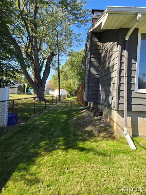 35 Lindan Drive, Lancaster, New York 14043, Lancaster, New York 14043, 3 Bedrooms Bedrooms, 9 Rooms Rooms,2 BathroomsBathrooms,Residential,For Sale,35 Lindan Drive, Lancaster, New York 14043,0,B1645182