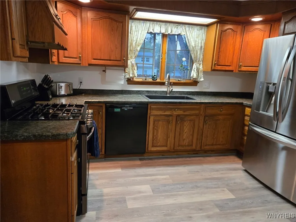 35 Lindan Drive, Lancaster, New York 14043, Lancaster, New York 14043, 3 Bedrooms Bedrooms, 9 Rooms Rooms,2 BathroomsBathrooms,Residential,For Sale,35 Lindan Drive, Lancaster, New York 14043,0,B1645182