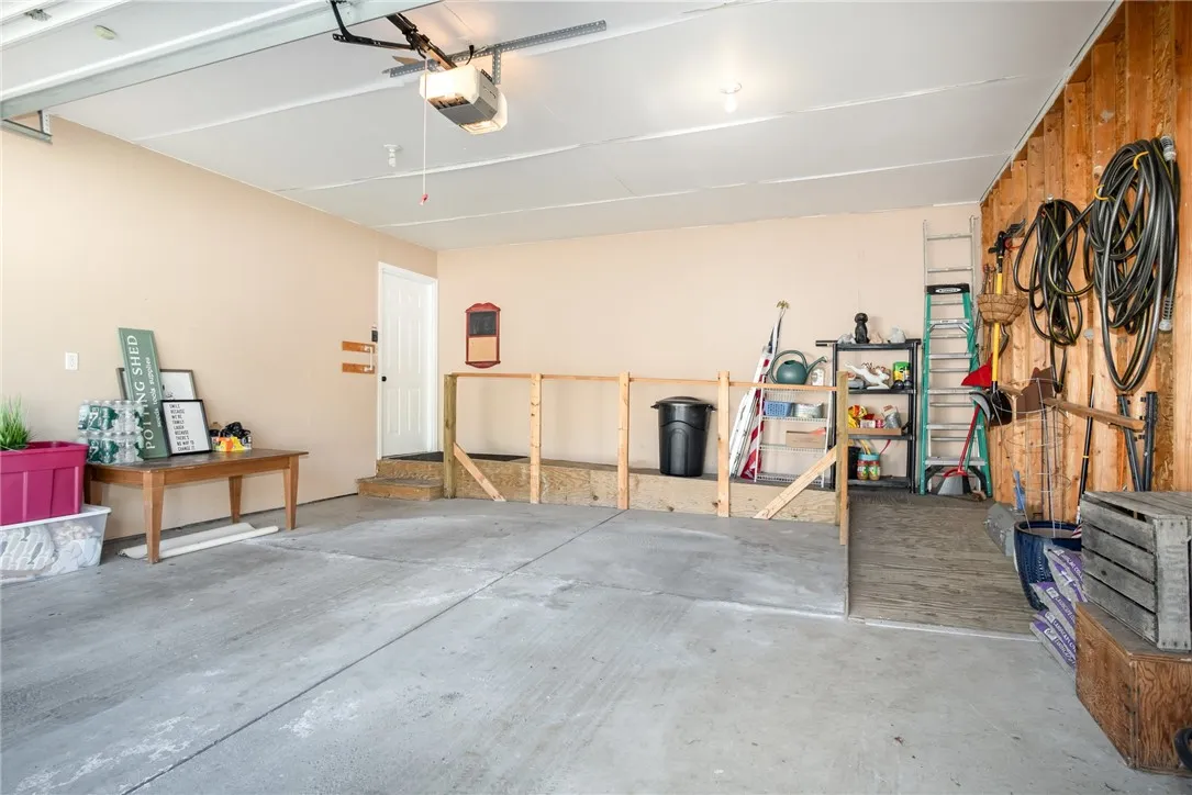 25 Brownstone Lane, Greece, New York 14615, Greece, New York 14615, 2 Bedrooms Bedrooms, 6 Rooms Rooms,2 BathroomsBathrooms,Residential,For Sale,25 Brownstone Lane, Greece, New York 14615,0,R1645072