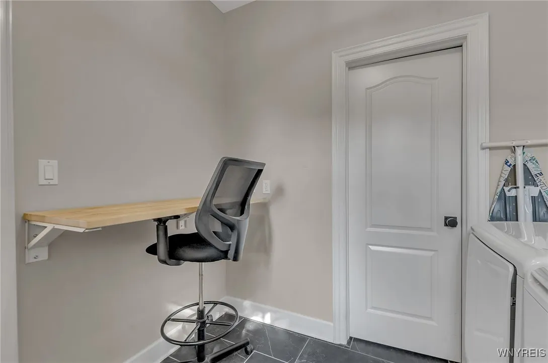 4586 Freeman Road, Orchard Park, New York 14127, Orchard Park, New York 14127, 5 Bedrooms Bedrooms, 8 Rooms Rooms,2 BathroomsBathrooms,Residential,For Sale,4586 Freeman Road, Orchard Park, New York 14127,0,B1645058