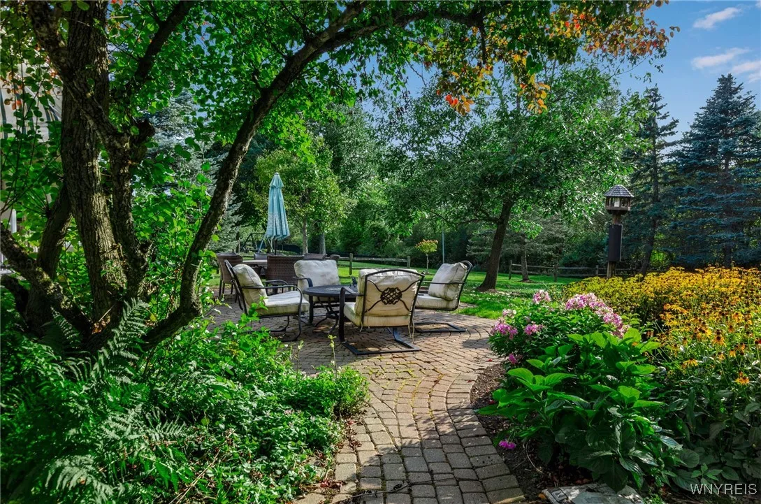 4586 Freeman Road, Orchard Park, New York 14127, Orchard Park, New York 14127, 5 Bedrooms Bedrooms, 8 Rooms Rooms,2 BathroomsBathrooms,Residential,For Sale,4586 Freeman Road, Orchard Park, New York 14127,0,B1645058