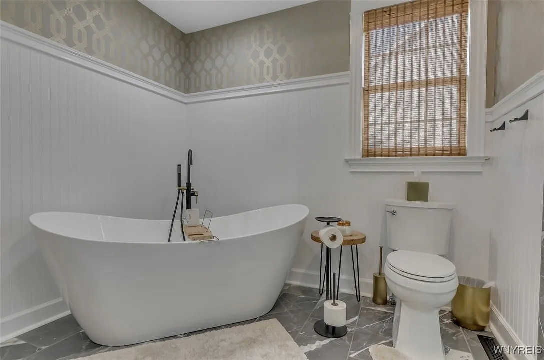 4586 Freeman Road, Orchard Park, New York 14127, Orchard Park, New York 14127, 5 Bedrooms Bedrooms, 8 Rooms Rooms,2 BathroomsBathrooms,Residential,For Sale,4586 Freeman Road, Orchard Park, New York 14127,0,B1645058