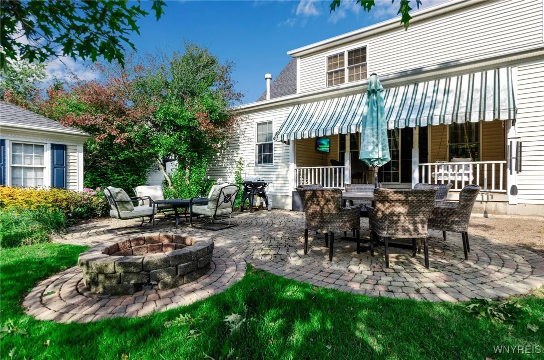 4586 Freeman Road, Orchard Park, New York 14127, Orchard Park, New York 14127, 5 Bedrooms Bedrooms, 8 Rooms Rooms,2 BathroomsBathrooms,Residential,For Sale,4586 Freeman Road, Orchard Park, New York 14127,0,B1645058