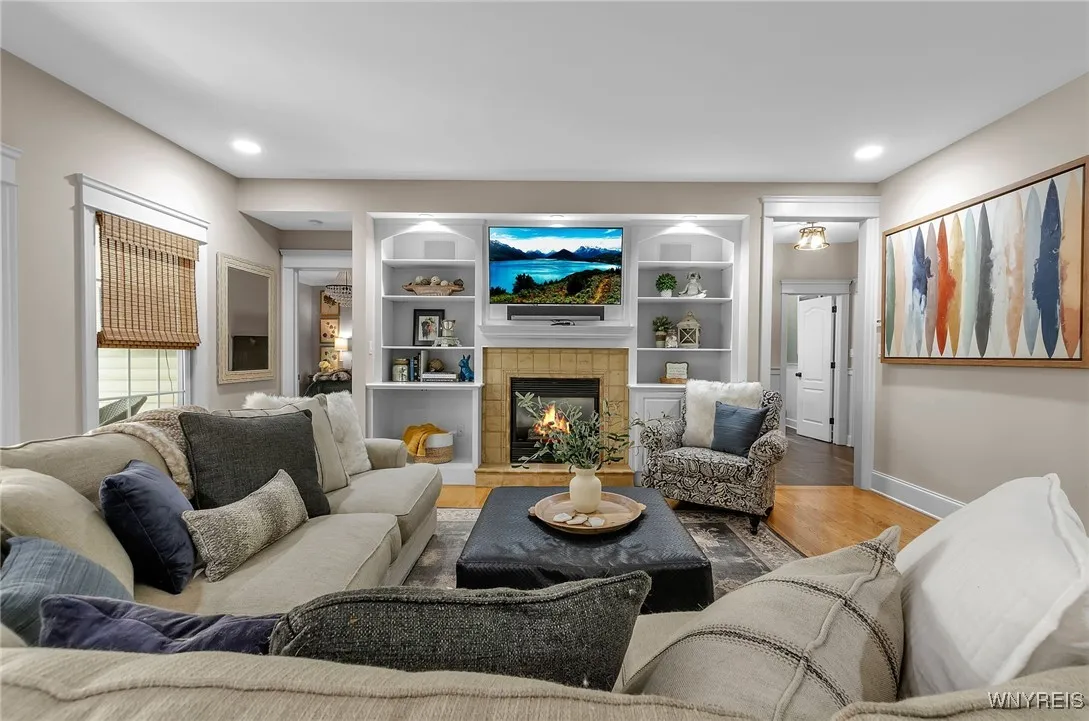4586 Freeman Road, Orchard Park, New York 14127, Orchard Park, New York 14127, 5 Bedrooms Bedrooms, 8 Rooms Rooms,2 BathroomsBathrooms,Residential,For Sale,4586 Freeman Road, Orchard Park, New York 14127,0,B1645058