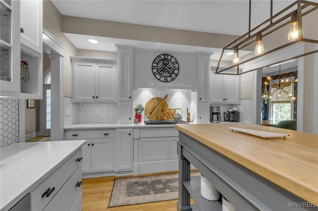 4586 Freeman Road, Orchard Park, New York 14127, Orchard Park, New York 14127, 5 Bedrooms Bedrooms, 8 Rooms Rooms,2 BathroomsBathrooms,Residential,For Sale,4586 Freeman Road, Orchard Park, New York 14127,0,B1645058