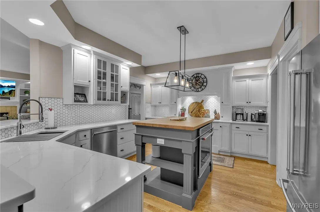 4586 Freeman Road, Orchard Park, New York 14127, Orchard Park, New York 14127, 5 Bedrooms Bedrooms, 8 Rooms Rooms,2 BathroomsBathrooms,Residential,For Sale,4586 Freeman Road, Orchard Park, New York 14127,0,B1645058