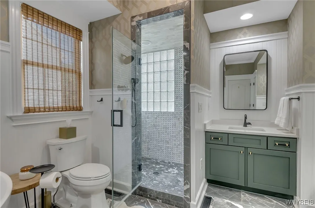 4586 Freeman Road, Orchard Park, New York 14127, Orchard Park, New York 14127, 5 Bedrooms Bedrooms, 8 Rooms Rooms,2 BathroomsBathrooms,Residential,For Sale,4586 Freeman Road, Orchard Park, New York 14127,0,B1645058