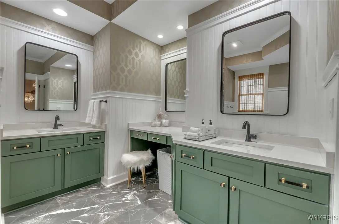 4586 Freeman Road, Orchard Park, New York 14127, Orchard Park, New York 14127, 5 Bedrooms Bedrooms, 8 Rooms Rooms,2 BathroomsBathrooms,Residential,For Sale,4586 Freeman Road, Orchard Park, New York 14127,0,B1645058