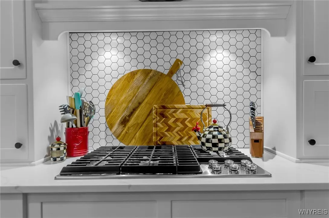 4586 Freeman Road, Orchard Park, New York 14127, Orchard Park, New York 14127, 5 Bedrooms Bedrooms, 8 Rooms Rooms,2 BathroomsBathrooms,Residential,For Sale,4586 Freeman Road, Orchard Park, New York 14127,0,B1645058