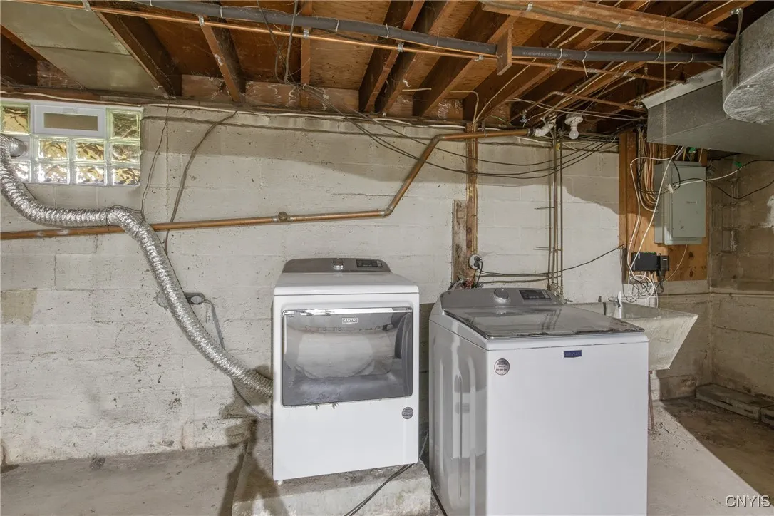 Newer washer & dryer stay with the home