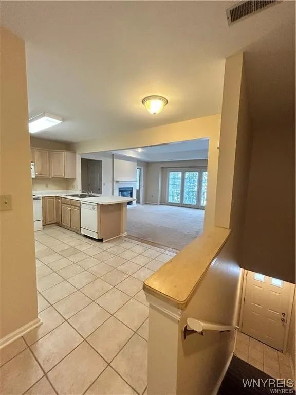 2755 North Forest Road C, Amherst, New York 14068, Amherst, New York 14068, 2 Bedrooms Bedrooms, 4 Rooms Rooms,2 BathroomsBathrooms,Residential Lease,Closed,2755 North Forest Road C, Amherst, New York 14068,0,B1645318