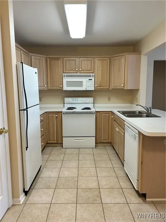 2755 North Forest Road C, Amherst, New York 14068, Amherst, New York 14068, 2 Bedrooms Bedrooms, 4 Rooms Rooms,2 BathroomsBathrooms,Residential Lease,For Rent,2755 North Forest Road C, Amherst, New York 14068,0,B1645318