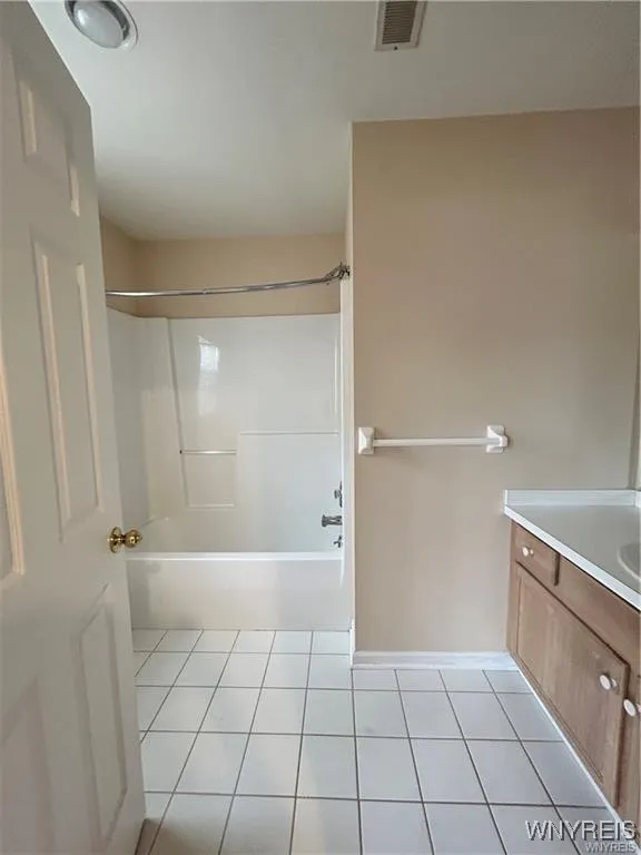 2755 North Forest Road C, Amherst, New York 14068, Amherst, New York 14068, 2 Bedrooms Bedrooms, 4 Rooms Rooms,2 BathroomsBathrooms,Residential Lease,Closed,2755 North Forest Road C, Amherst, New York 14068,0,B1645318