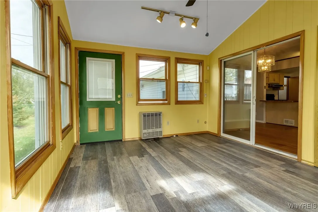 40 Dale Drive, Tonawanda, New York 14150, Tonawanda, New York 14150, 3 Bedrooms Bedrooms, 8 Rooms Rooms,3 BathroomsBathrooms,Residential,For Sale,40 Dale Drive, Tonawanda, New York 14150,0,B1645243