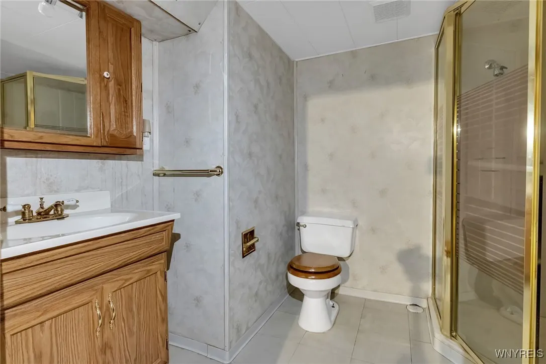 40 Dale Drive, Tonawanda, New York 14150, Tonawanda, New York 14150, 3 Bedrooms Bedrooms, 8 Rooms Rooms,3 BathroomsBathrooms,Residential,For Sale,40 Dale Drive, Tonawanda, New York 14150,0,B1645243