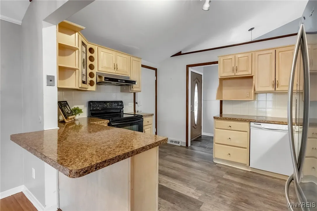 40 Dale Drive, Tonawanda, New York 14150, Tonawanda, New York 14150, 3 Bedrooms Bedrooms, 8 Rooms Rooms,3 BathroomsBathrooms,Residential,For Sale,40 Dale Drive, Tonawanda, New York 14150,0,B1645243
