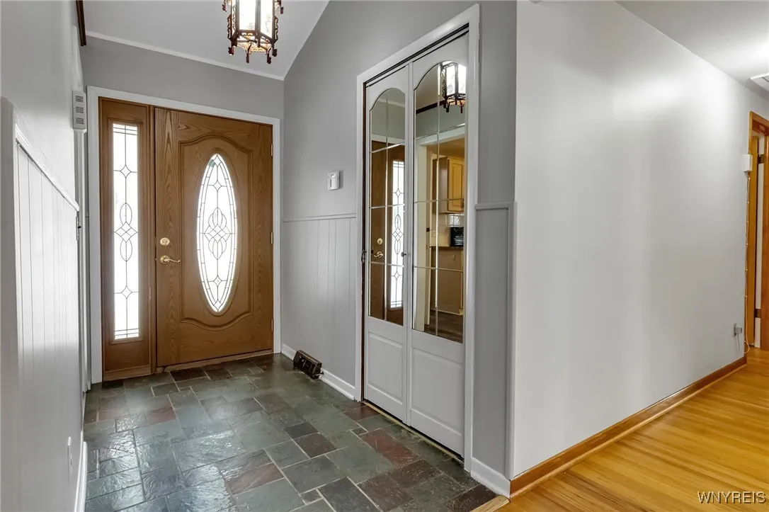 40 Dale Drive, Tonawanda, New York 14150, Tonawanda, New York 14150, 3 Bedrooms Bedrooms, 8 Rooms Rooms,3 BathroomsBathrooms,Residential,For Sale,40 Dale Drive, Tonawanda, New York 14150,0,B1645243
