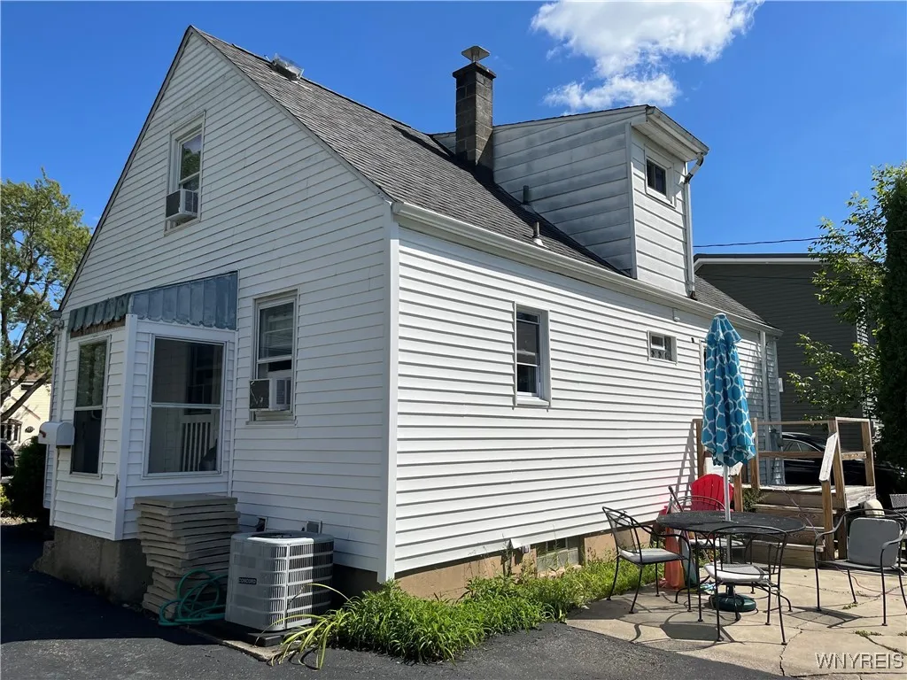 3314 Warner Drive, Grand Island, New York 14072, Grand Island, New York 14072, 4 Bedrooms Bedrooms, 6 Rooms Rooms,1 BathroomBathrooms,Residential,For Sale,3314 Warner Drive, Grand Island, New York 14072,0,B1645230