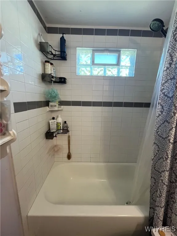 3314 Warner Drive, Grand Island, New York 14072, Grand Island, New York 14072, 4 Bedrooms Bedrooms, 6 Rooms Rooms,1 BathroomBathrooms,Residential,For Sale,3314 Warner Drive, Grand Island, New York 14072,0,B1645230
