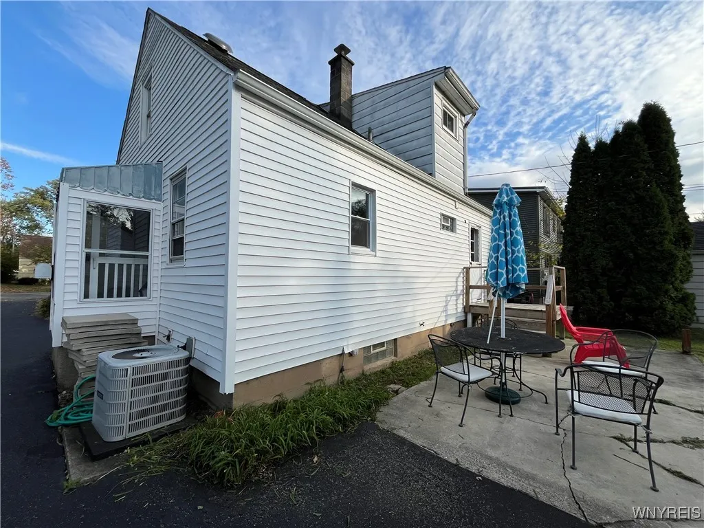 3314 Warner Drive, Grand Island, New York 14072, Grand Island, New York 14072, 4 Bedrooms Bedrooms, 6 Rooms Rooms,1 BathroomBathrooms,Residential,For Sale,3314 Warner Drive, Grand Island, New York 14072,0,B1645230