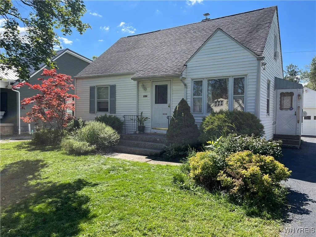3314 Warner Drive, Grand Island, New York 14072, Grand Island, New York 14072, 4 Bedrooms Bedrooms, 6 Rooms Rooms,1 BathroomBathrooms,Residential,For Sale,3314 Warner Drive, Grand Island, New York 14072,0,B1645230