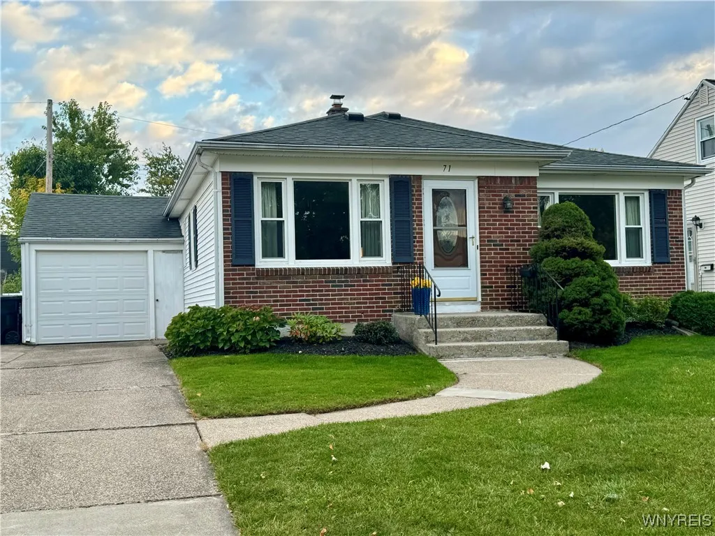 71 Moore Avenue, Tonawanda, New York 14223, Tonawanda, New York 14223, 3 Bedrooms Bedrooms, 6 Rooms Rooms,1 BathroomBathrooms,Residential,For Sale,71 Moore Avenue, Tonawanda, New York 14223,0,B1644976