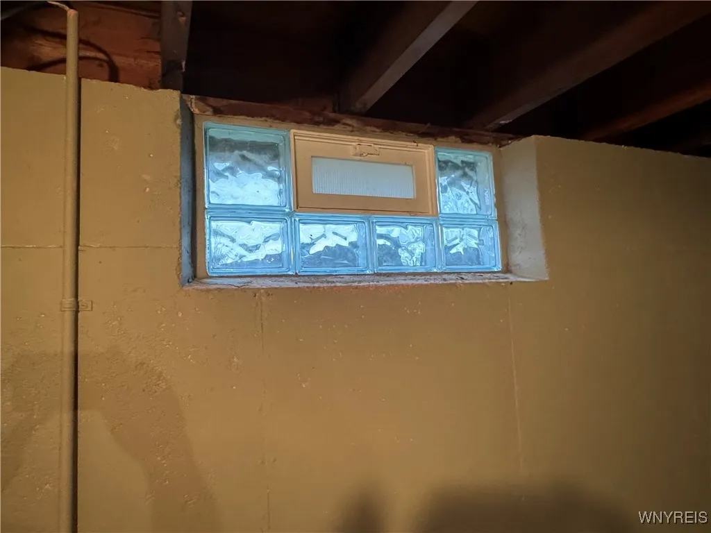 71 Moore Avenue, Tonawanda, New York 14223, Tonawanda, New York 14223, 3 Bedrooms Bedrooms, 6 Rooms Rooms,1 BathroomBathrooms,Residential,For Sale,71 Moore Avenue, Tonawanda, New York 14223,0,B1644976