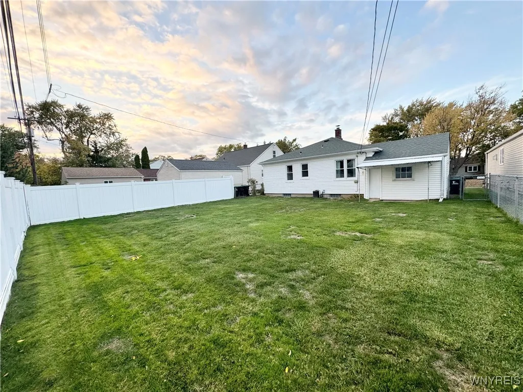 71 Moore Avenue, Tonawanda, New York 14223, Tonawanda, New York 14223, 3 Bedrooms Bedrooms, 6 Rooms Rooms,1 BathroomBathrooms,Residential,Closed,71 Moore Avenue, Tonawanda, New York 14223,0,B1644976