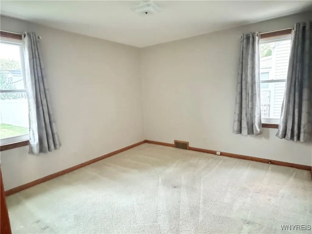 71 Moore Avenue, Tonawanda, New York 14223, Tonawanda, New York 14223, 3 Bedrooms Bedrooms, 6 Rooms Rooms,1 BathroomBathrooms,Residential,For Sale,71 Moore Avenue, Tonawanda, New York 14223,0,B1644976