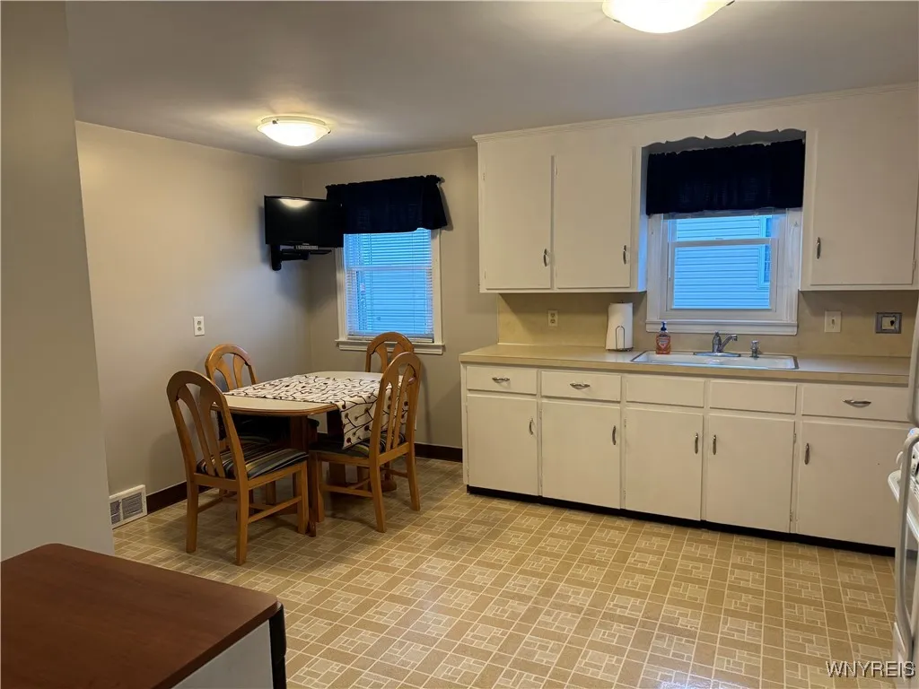71 Moore Avenue, Tonawanda, New York 14223, Tonawanda, New York 14223, 3 Bedrooms Bedrooms, 6 Rooms Rooms,1 BathroomBathrooms,Residential,Closed,71 Moore Avenue, Tonawanda, New York 14223,0,B1644976