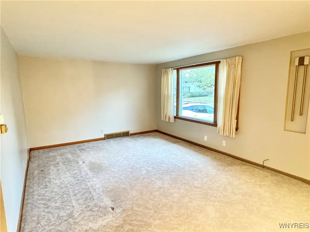 71 Moore Avenue, Tonawanda, New York 14223, Tonawanda, New York 14223, 3 Bedrooms Bedrooms, 6 Rooms Rooms,1 BathroomBathrooms,Residential,Closed,71 Moore Avenue, Tonawanda, New York 14223,0,B1644976