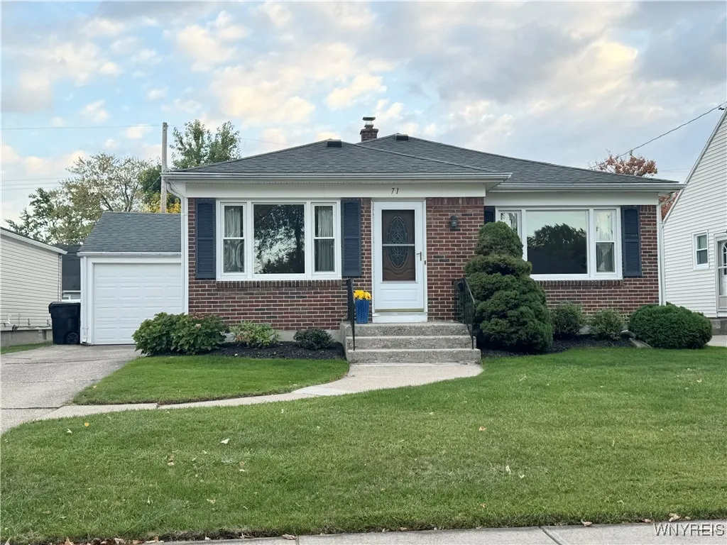 71 Moore Avenue, Tonawanda, New York 14223, Tonawanda, New York 14223, 3 Bedrooms Bedrooms, 6 Rooms Rooms,1 BathroomBathrooms,Residential,Closed,71 Moore Avenue, Tonawanda, New York 14223,0,B1644976