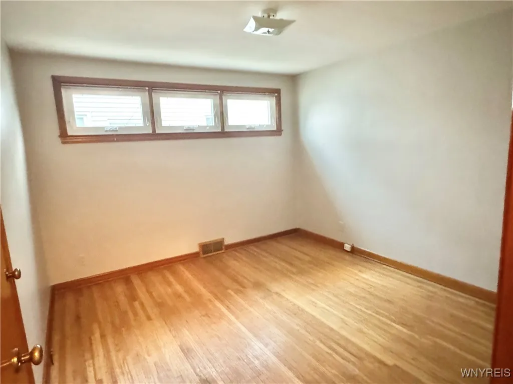 71 Moore Avenue, Tonawanda, New York 14223, Tonawanda, New York 14223, 3 Bedrooms Bedrooms, 6 Rooms Rooms,1 BathroomBathrooms,Residential,For Sale,71 Moore Avenue, Tonawanda, New York 14223,0,B1644976