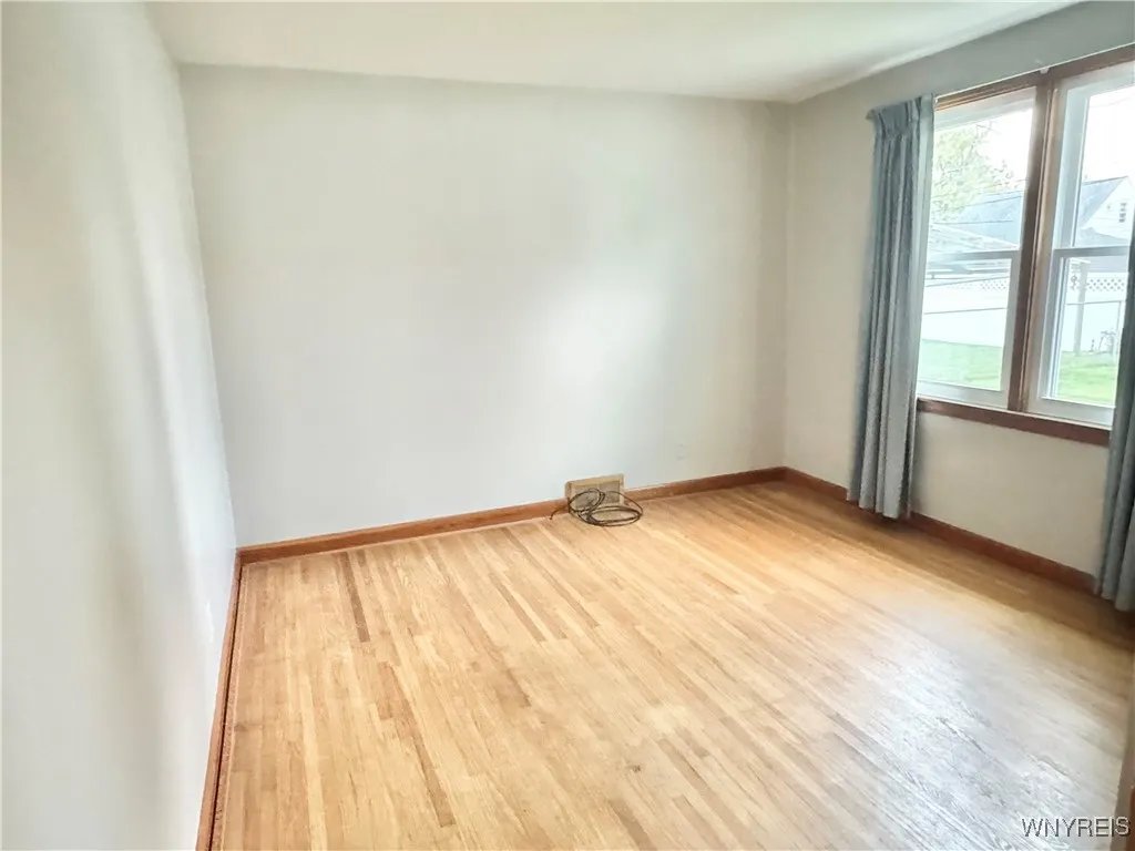 71 Moore Avenue, Tonawanda, New York 14223, Tonawanda, New York 14223, 3 Bedrooms Bedrooms, 6 Rooms Rooms,1 BathroomBathrooms,Residential,For Sale,71 Moore Avenue, Tonawanda, New York 14223,0,B1644976