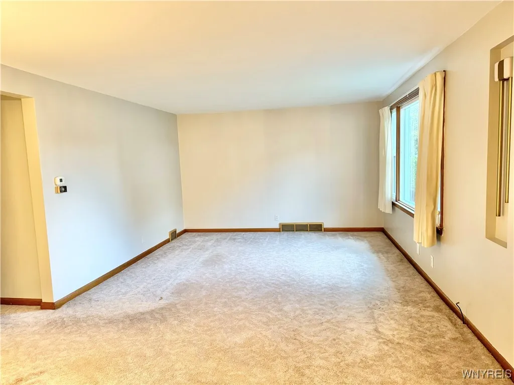 71 Moore Avenue, Tonawanda, New York 14223, Tonawanda, New York 14223, 3 Bedrooms Bedrooms, 6 Rooms Rooms,1 BathroomBathrooms,Residential,Closed,71 Moore Avenue, Tonawanda, New York 14223,0,B1644976