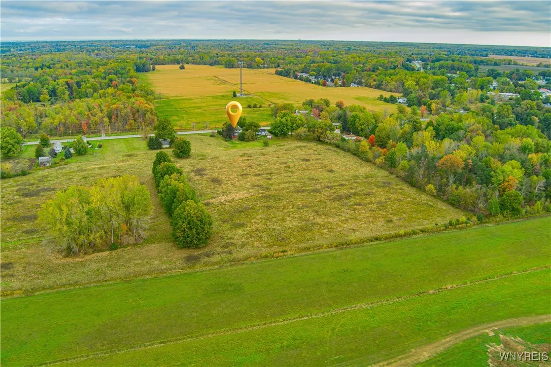 6358 Ridge Road, Lockport Town, New York 14094, Lockport Town, New York 14094, 4 Bedrooms Bedrooms, 10 Rooms Rooms,2 BathroomsBathrooms,Residential,For Sale,6358 Ridge Road, Lockport Town, New York 14094,0,B1645205