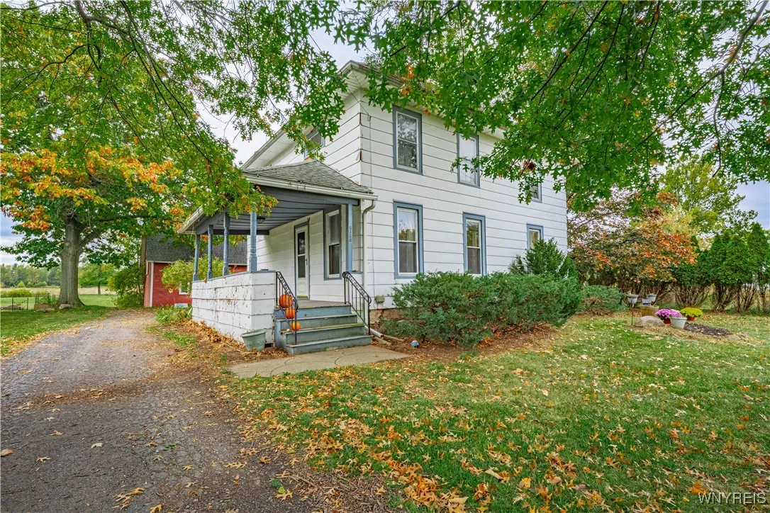 6358 Ridge Road, Lockport Town, New York 14094, Lockport Town, New York 14094, 4 Bedrooms Bedrooms, 10 Rooms Rooms,2 BathroomsBathrooms,Residential,For Sale,6358 Ridge Road, Lockport Town, New York 14094,0,B1645205