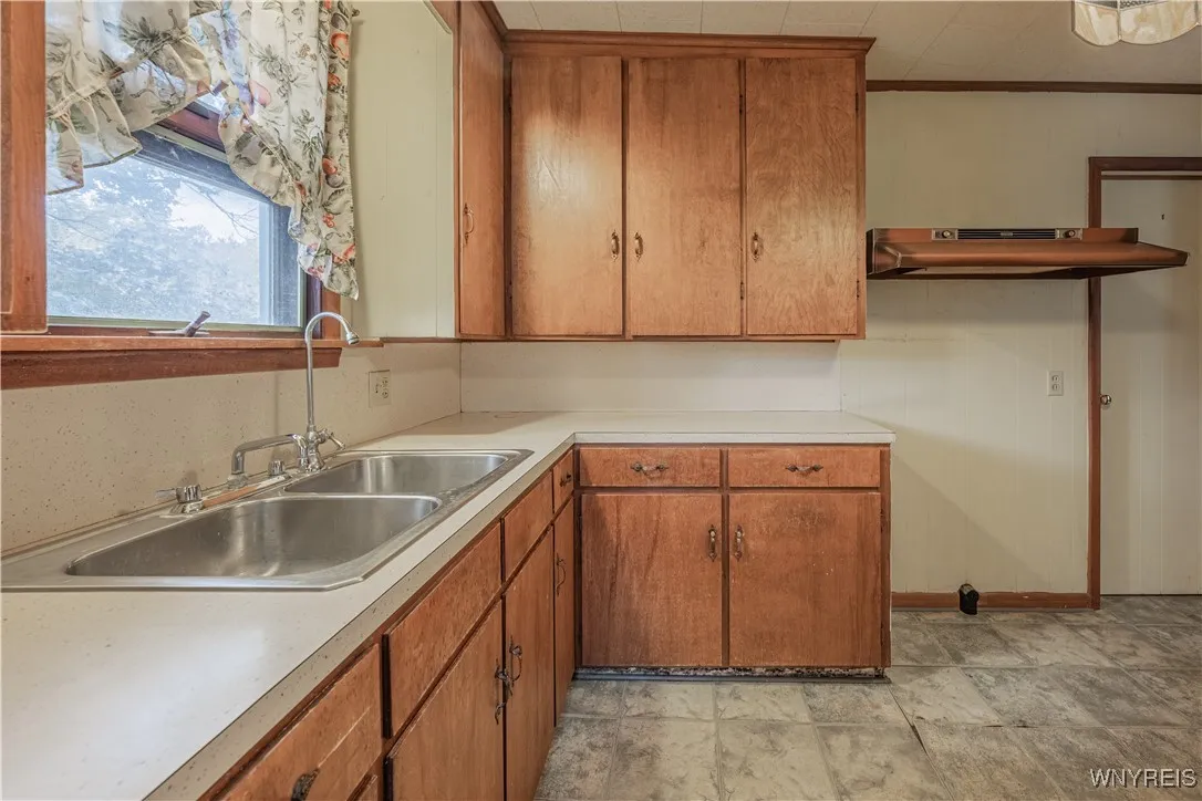 6358 Ridge Road, Lockport Town, New York 14094, Lockport Town, New York 14094, 4 Bedrooms Bedrooms, 10 Rooms Rooms,2 BathroomsBathrooms,Residential,For Sale,6358 Ridge Road, Lockport Town, New York 14094,0,B1645205